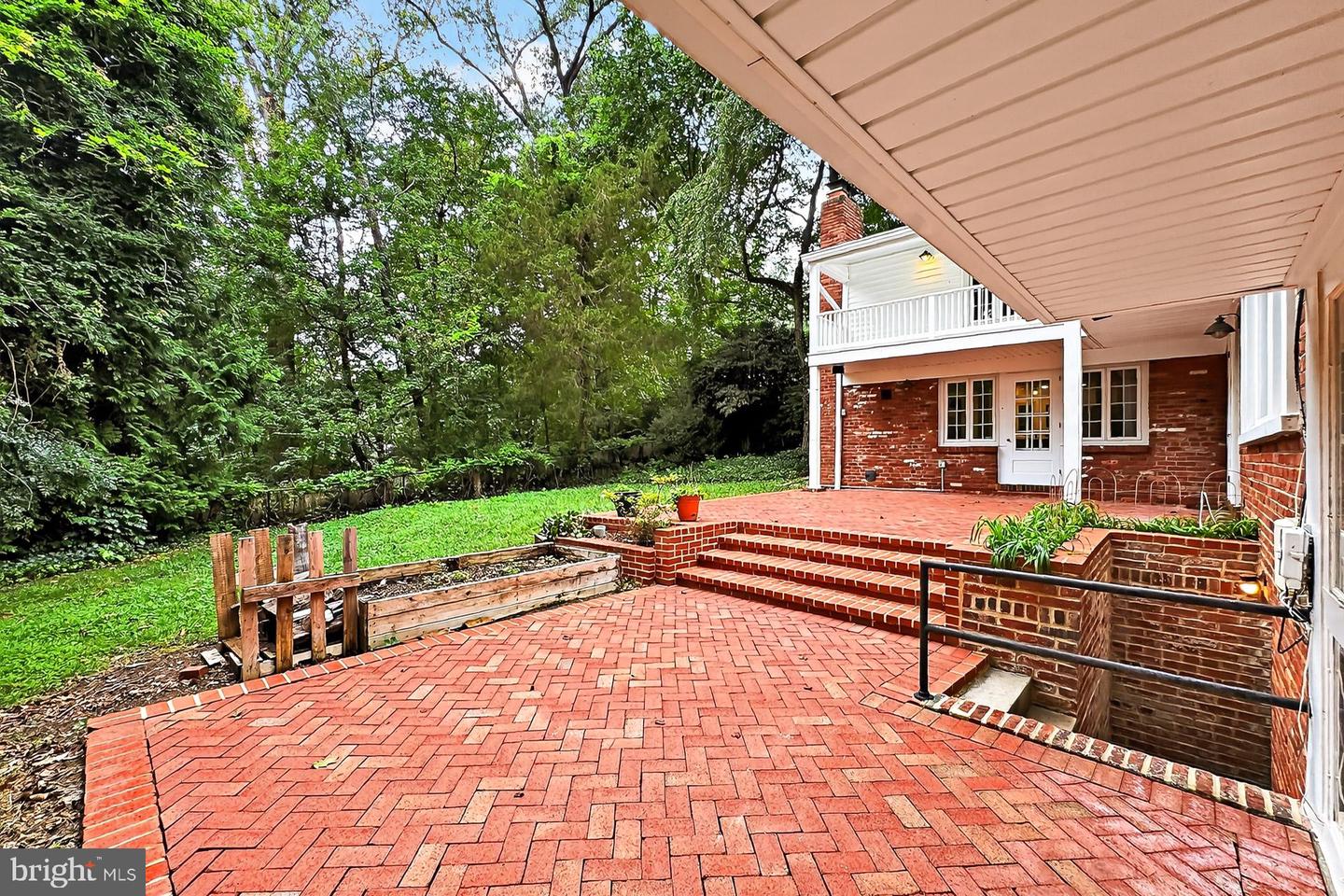 3032 KNOLL DR, FALLS CHURCH, Virginia 22042, 3 Bedrooms Bedrooms, ,3 BathroomsBathrooms,Residential,For sale,3032 KNOLL DR,VAFX2262988 MLS # VAFX2262988