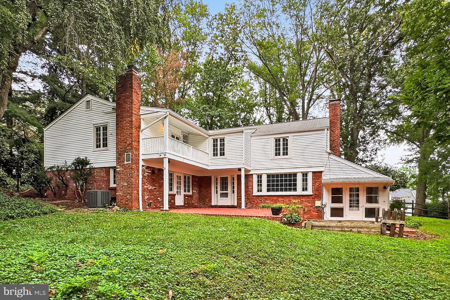 3032 KNOLL DR, FALLS CHURCH, Virginia 22042, 3 Bedrooms Bedrooms, ,3 BathroomsBathrooms,Residential,For sale,3032 KNOLL DR,VAFX2262988 MLS # VAFX2262988