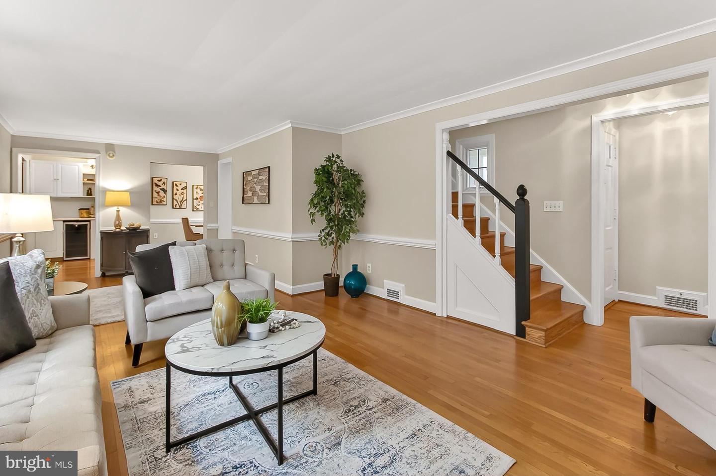 3032 KNOLL DR, FALLS CHURCH, Virginia 22042, 3 Bedrooms Bedrooms, ,3 BathroomsBathrooms,Residential,For sale,3032 KNOLL DR,VAFX2262988 MLS # VAFX2262988