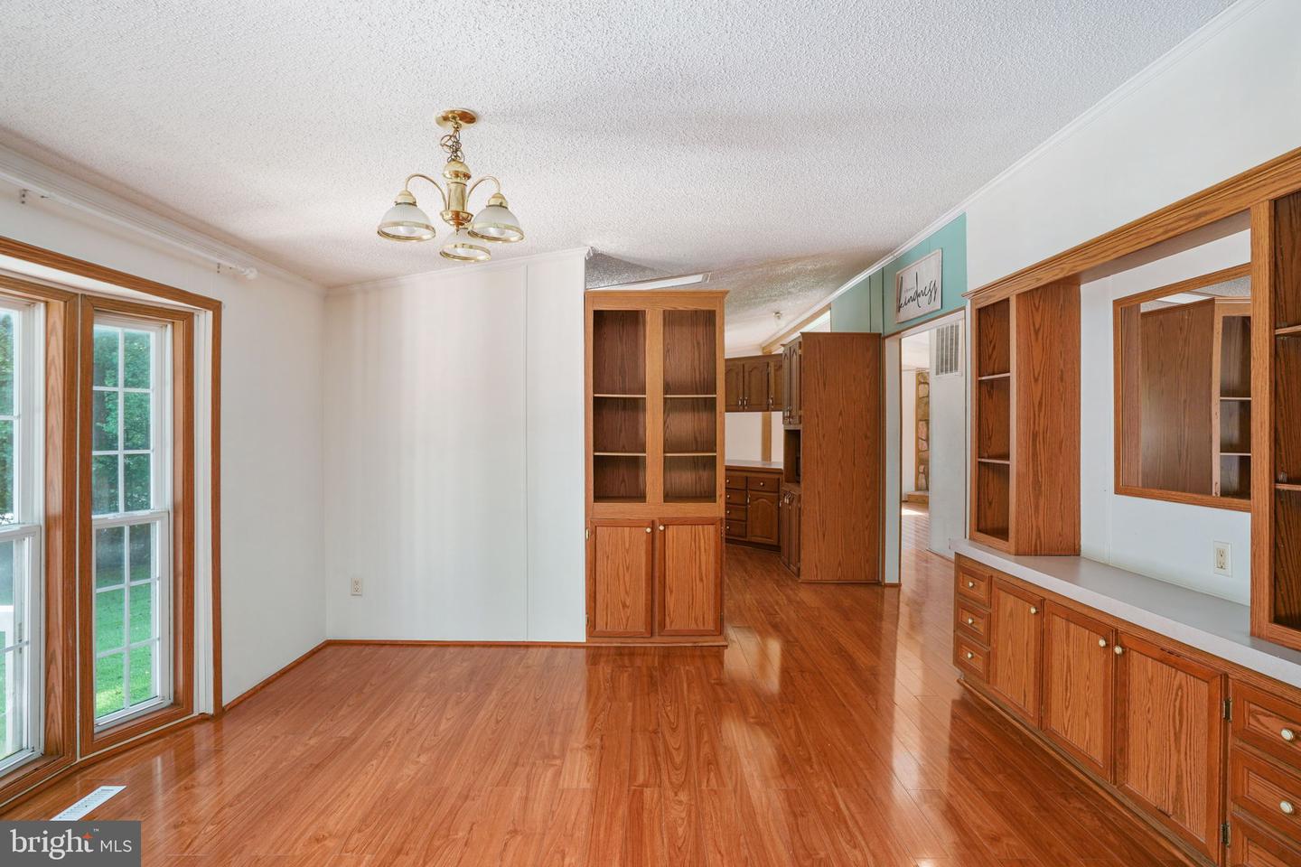 3201 DANBURY CIR, SPOTSYLVANIA, Virginia 22551, 3 Bedrooms Bedrooms, ,2 BathroomsBathrooms,Residential,For sale,3201 DANBURY CIR,VASP2035754 MLS # VASP2035754