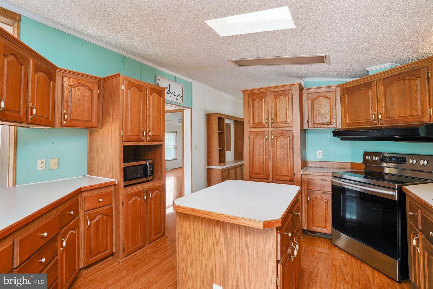 3201 DANBURY CIR, SPOTSYLVANIA, Virginia 22551, 3 Bedrooms Bedrooms, ,2 BathroomsBathrooms,Residential,For sale,3201 DANBURY CIR,VASP2035754 MLS # VASP2035754