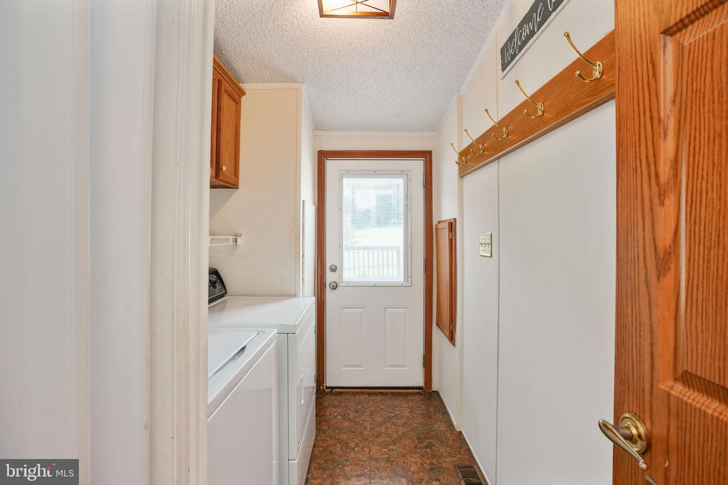 3201 DANBURY CIR, SPOTSYLVANIA, Virginia 22551, 3 Bedrooms Bedrooms, ,2 BathroomsBathrooms,Residential,For sale,3201 DANBURY CIR,VASP2035754 MLS # VASP2035754