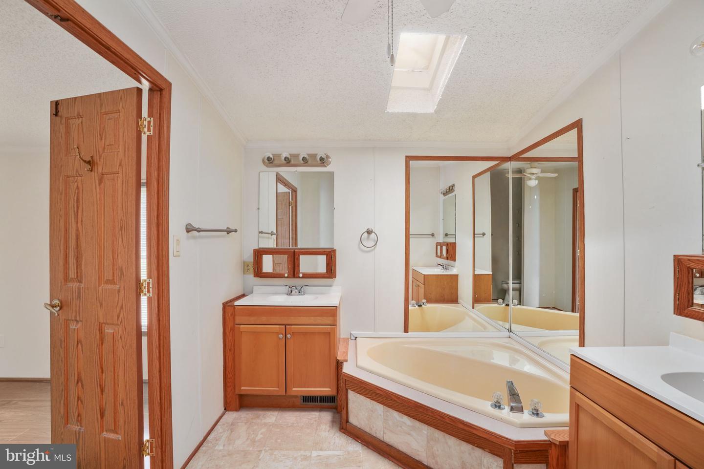 3201 DANBURY CIR, SPOTSYLVANIA, Virginia 22551, 3 Bedrooms Bedrooms, ,2 BathroomsBathrooms,Residential,For sale,3201 DANBURY CIR,VASP2035754 MLS # VASP2035754