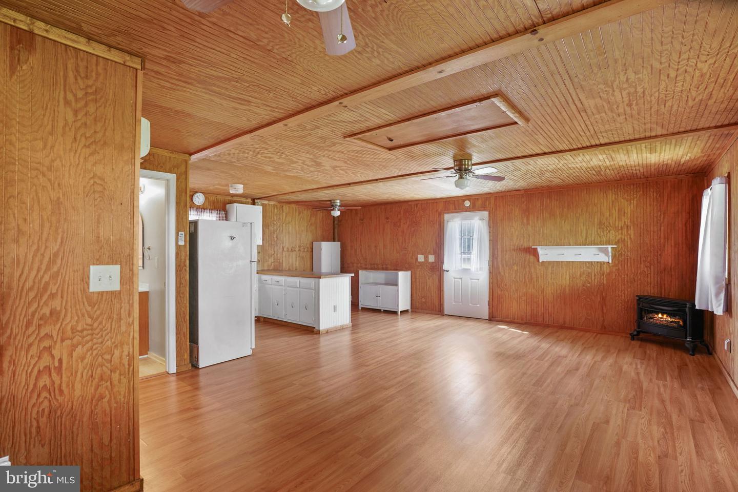 3201 DANBURY CIR, SPOTSYLVANIA, Virginia 22551, 3 Bedrooms Bedrooms, ,2 BathroomsBathrooms,Residential,For sale,3201 DANBURY CIR,VASP2035754 MLS # VASP2035754