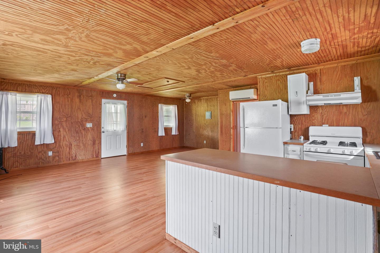 3201 DANBURY CIR, SPOTSYLVANIA, Virginia 22551, 3 Bedrooms Bedrooms, ,2 BathroomsBathrooms,Residential,For sale,3201 DANBURY CIR,VASP2035754 MLS # VASP2035754
