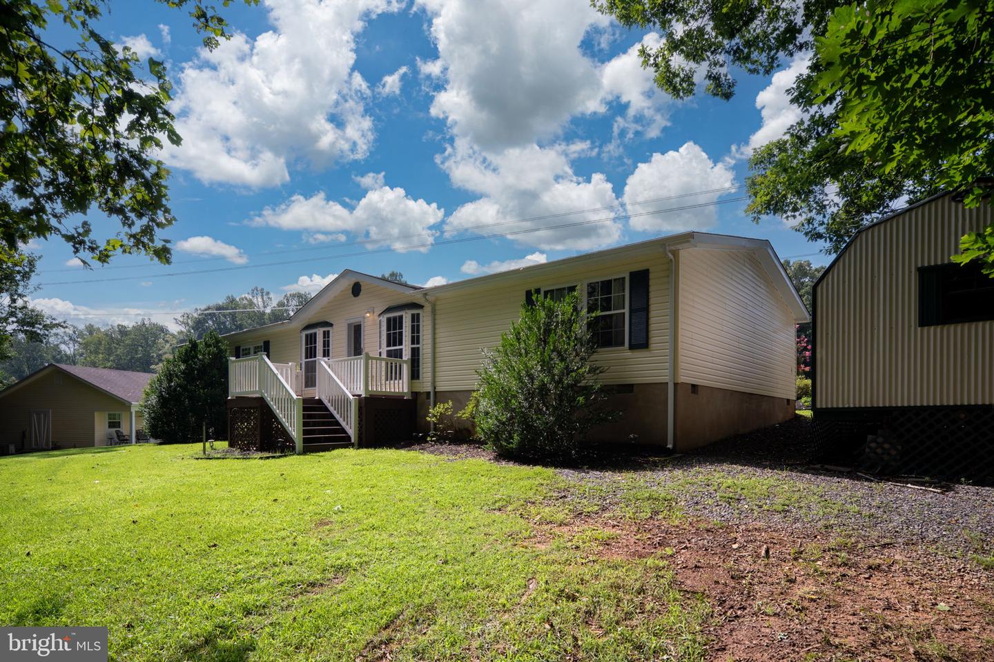 3201 DANBURY CIR, SPOTSYLVANIA, Virginia 22551, 3 Bedrooms Bedrooms, ,2 BathroomsBathrooms,Residential,For sale,3201 DANBURY CIR,VASP2035754 MLS # VASP2035754