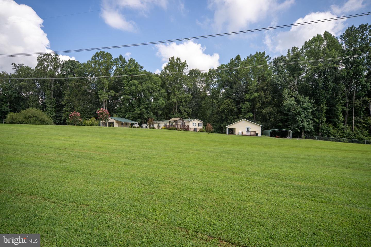 3201 DANBURY CIR, SPOTSYLVANIA, Virginia 22551, 3 Bedrooms Bedrooms, ,2 BathroomsBathrooms,Residential,For sale,3201 DANBURY CIR,VASP2035754 MLS # VASP2035754