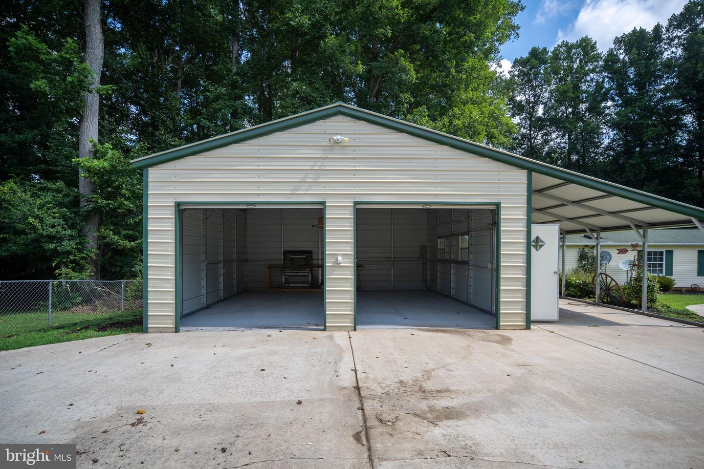 3201 DANBURY CIR, SPOTSYLVANIA, Virginia 22551, 3 Bedrooms Bedrooms, ,2 BathroomsBathrooms,Residential,For sale,3201 DANBURY CIR,VASP2035754 MLS # VASP2035754