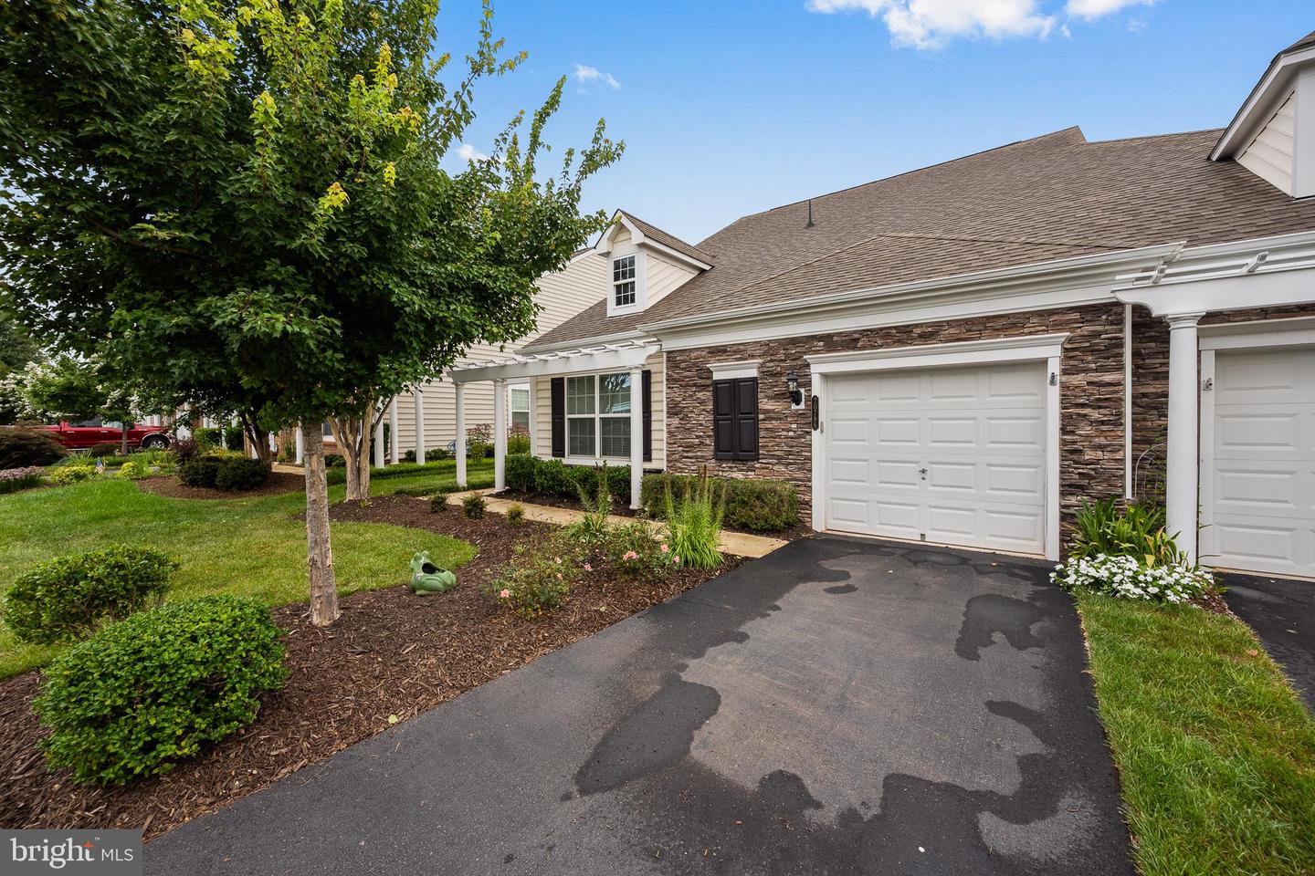 20786 ADAMS MILL PL, ASHBURN, Virginia 20147, 2 Bedrooms Bedrooms, ,2 BathroomsBathrooms,Residential,For sale,20786 ADAMS MILL PL,VALO2105254 MLS # VALO2105254