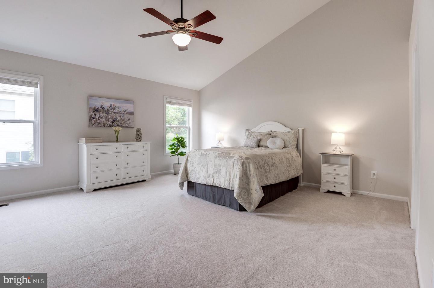 4117 BROOKGREEN DR, FAIRFAX, Virginia 22033, 3 Bedrooms Bedrooms, ,3 BathroomsBathrooms,Residential,For sale,4117 BROOKGREEN DR,VAFX2263038 MLS # VAFX2263038