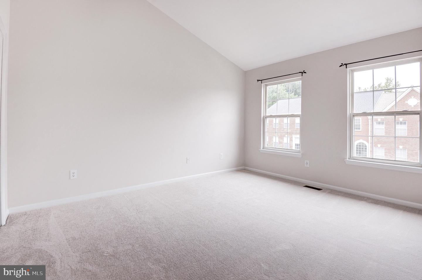 4117 BROOKGREEN DR, FAIRFAX, Virginia 22033, 3 Bedrooms Bedrooms, ,3 BathroomsBathrooms,Residential,For sale,4117 BROOKGREEN DR,VAFX2263038 MLS # VAFX2263038