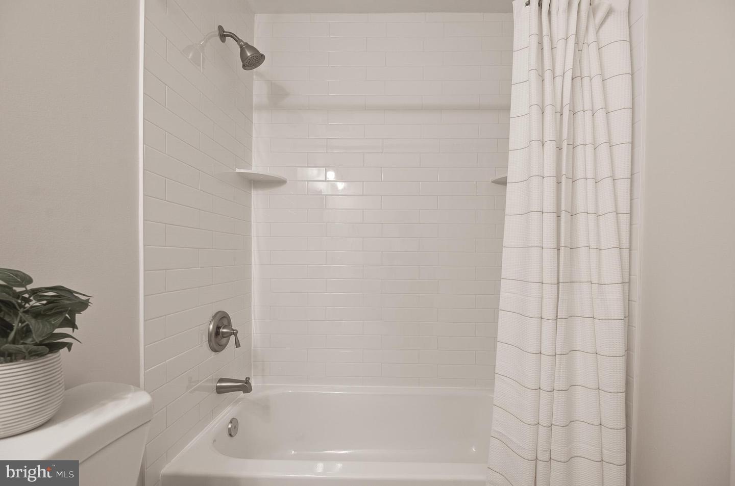 4117 BROOKGREEN DR, FAIRFAX, Virginia 22033, 3 Bedrooms Bedrooms, ,3 BathroomsBathrooms,Residential,For sale,4117 BROOKGREEN DR,VAFX2263038 MLS # VAFX2263038