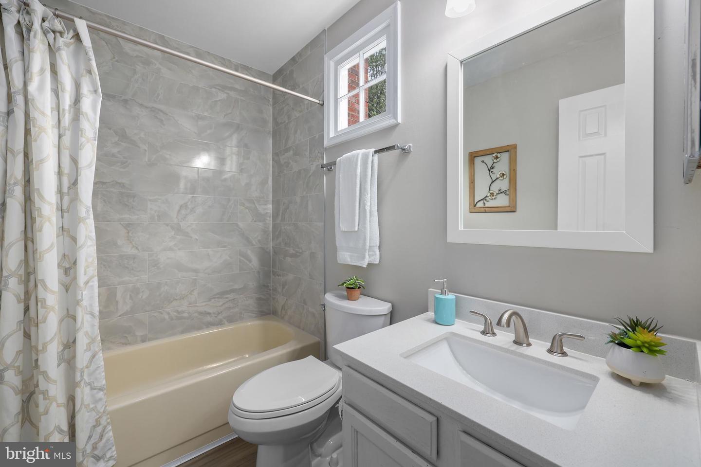 11990 FARRABOW LN, WOODBRIDGE, Virginia 22192, 4 Bedrooms Bedrooms, ,3 BathroomsBathrooms,Residential,For sale,11990 FARRABOW LN,VAPW2102428 MLS # VAPW2102428