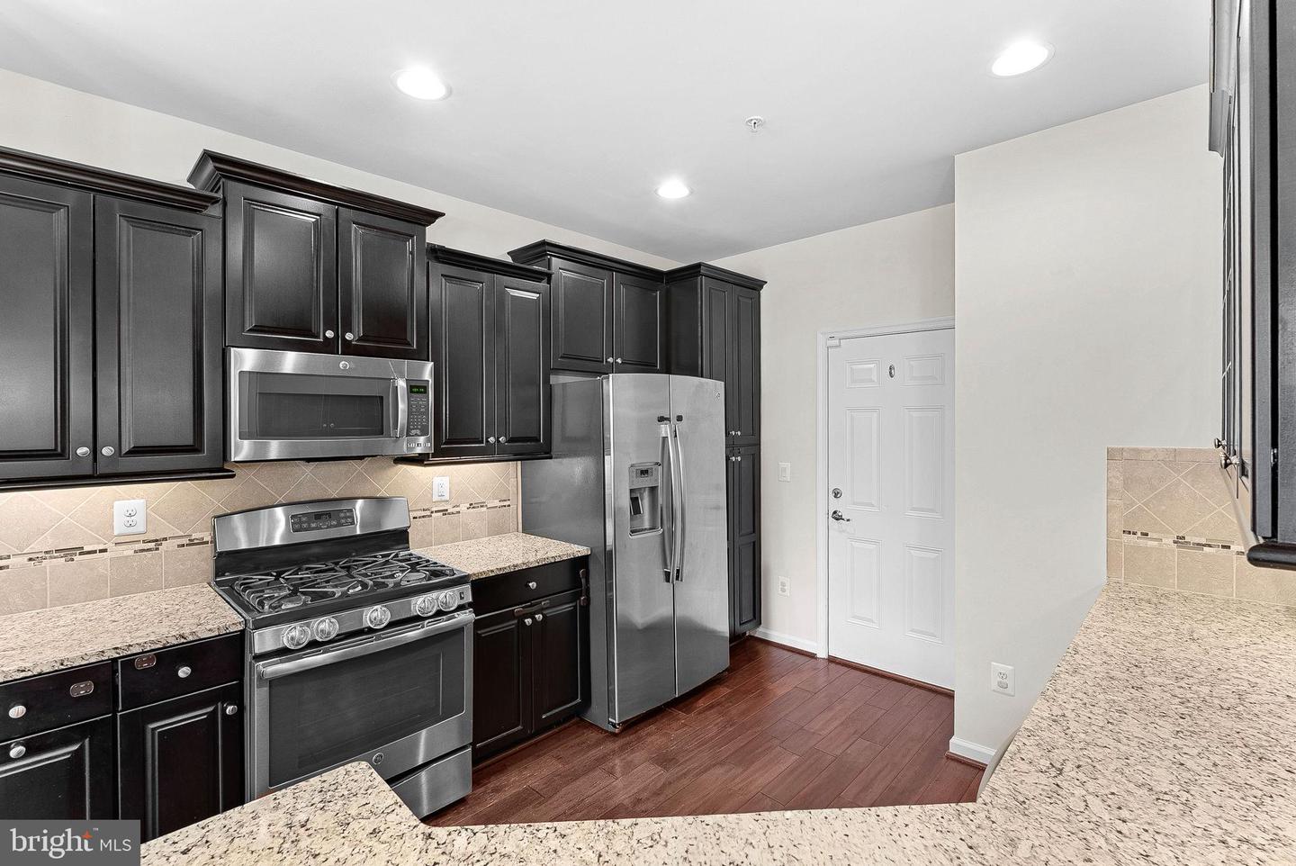 42621 CAPITOL VIEW TER, BROADLANDS, Virginia 20148, 3 Bedrooms Bedrooms, 11 Rooms Rooms,2 BathroomsBathrooms,Residential,For sale,42621 CAPITOL VIEW TER,VALO2105272 MLS # VALO2105272