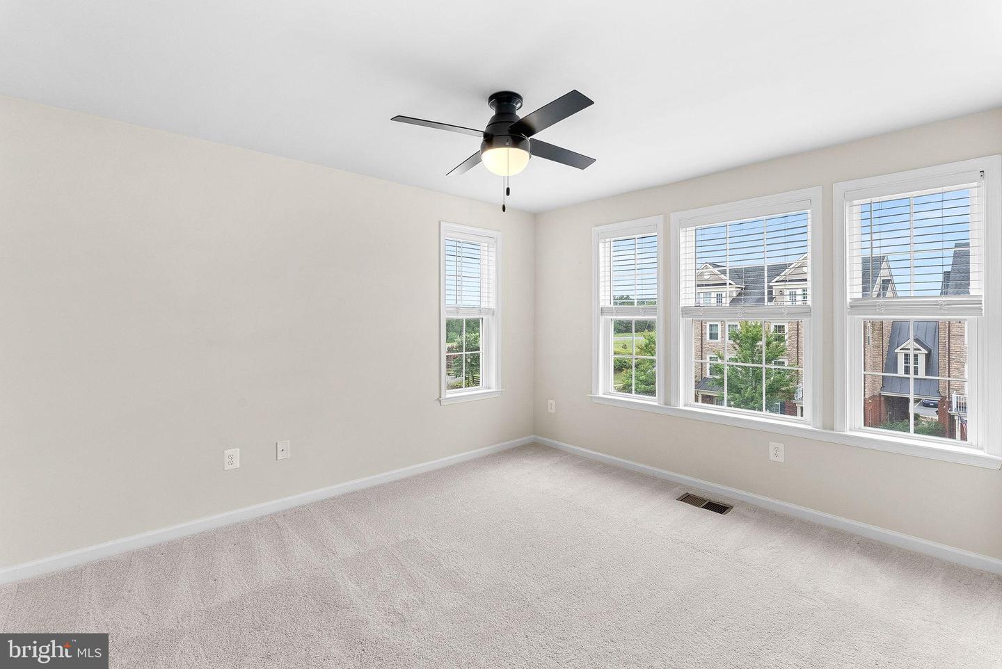 42621 CAPITOL VIEW TER, BROADLANDS, Virginia 20148, 3 Bedrooms Bedrooms, 11 Rooms Rooms,2 BathroomsBathrooms,Residential,For sale,42621 CAPITOL VIEW TER,VALO2105272 MLS # VALO2105272