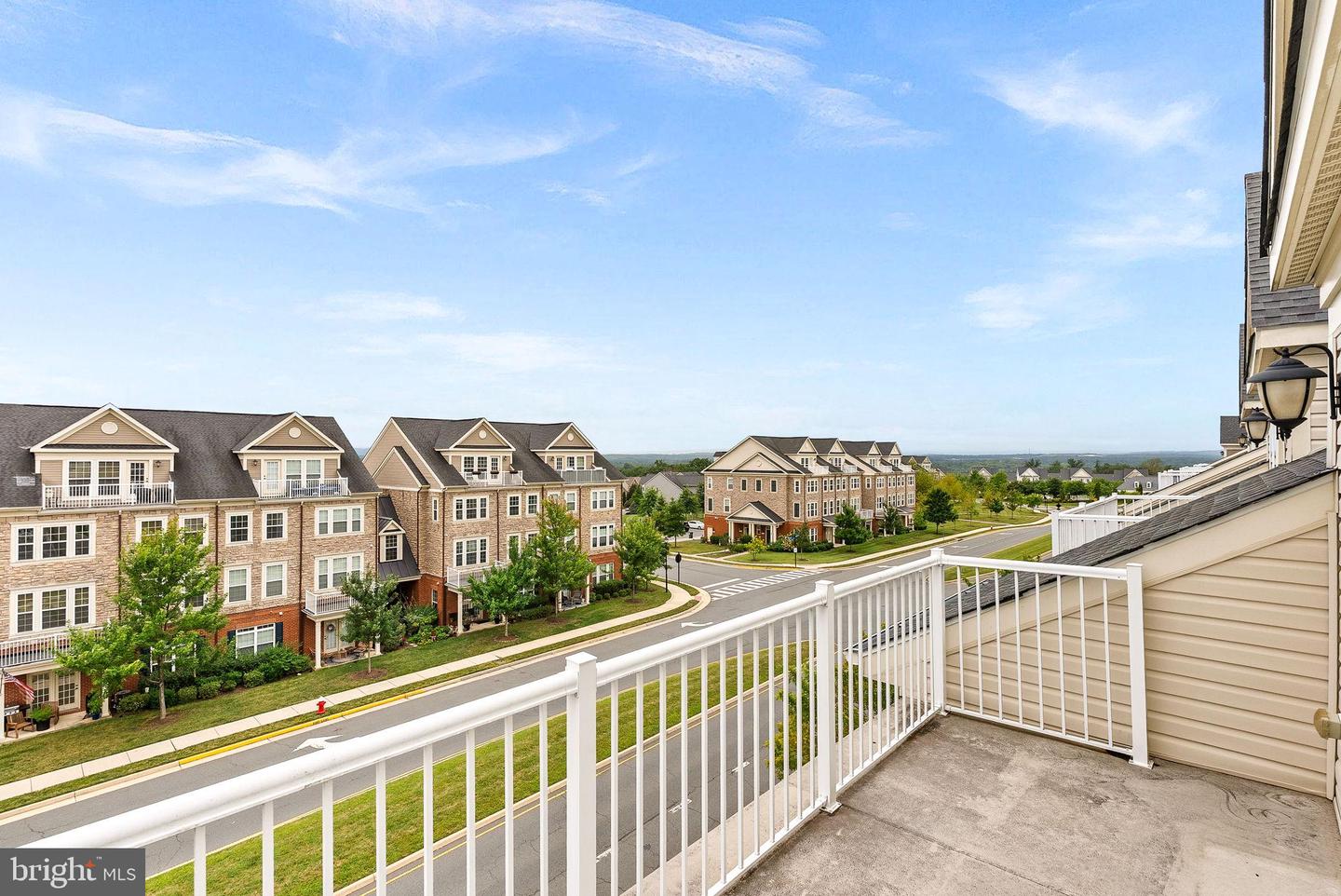 42621 CAPITOL VIEW TER, BROADLANDS, Virginia 20148, 3 Bedrooms Bedrooms, 11 Rooms Rooms,2 BathroomsBathrooms,Residential,For sale,42621 CAPITOL VIEW TER,VALO2105272 MLS # VALO2105272