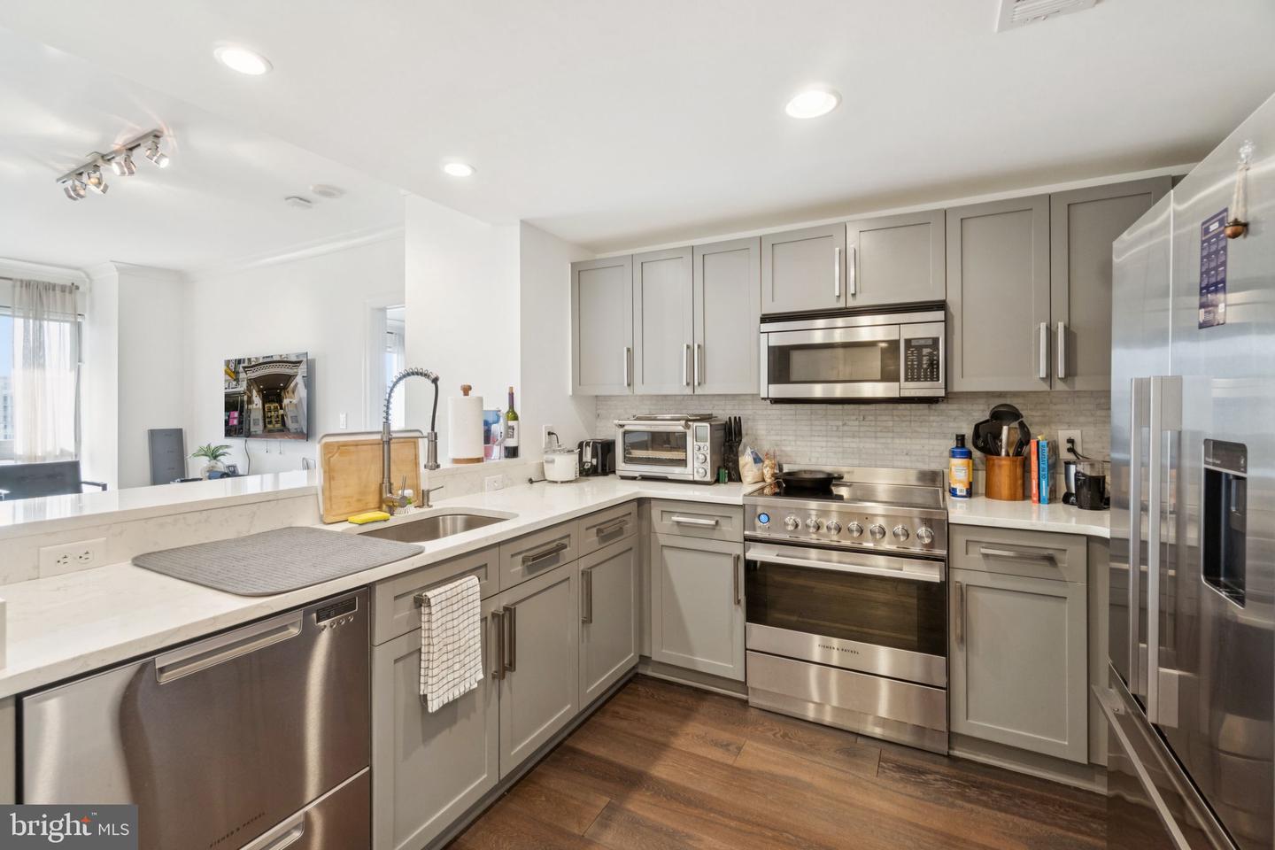 777 7TH ST NW #1024, WASHINGTON, District Of Columbia 20001, 2 Bedrooms Bedrooms, ,2 BathroomsBathrooms,Residential,For sale,777 7TH ST NW #1024,DCDC2216606 MLS # DCDC2216606