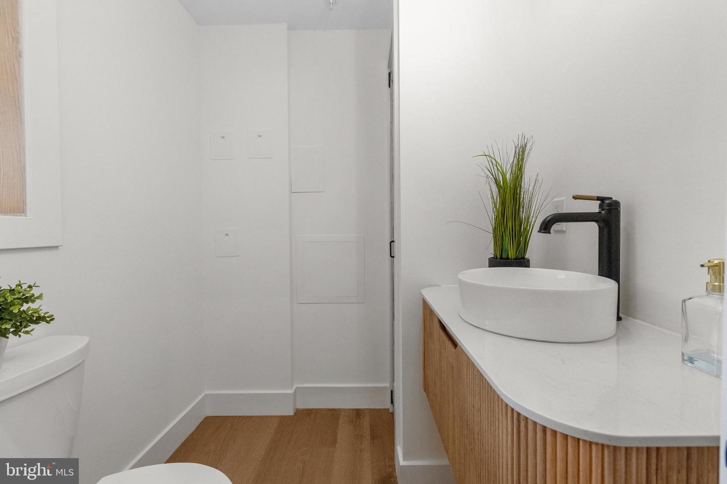 3916 8TH ST NW #B, WASHINGTON, District Of Columbia 20011, 3 Bedrooms Bedrooms, ,3 BathroomsBathrooms,Residential,For sale,3916 8TH ST NW #B,DCDC2216614 MLS # DCDC2216614