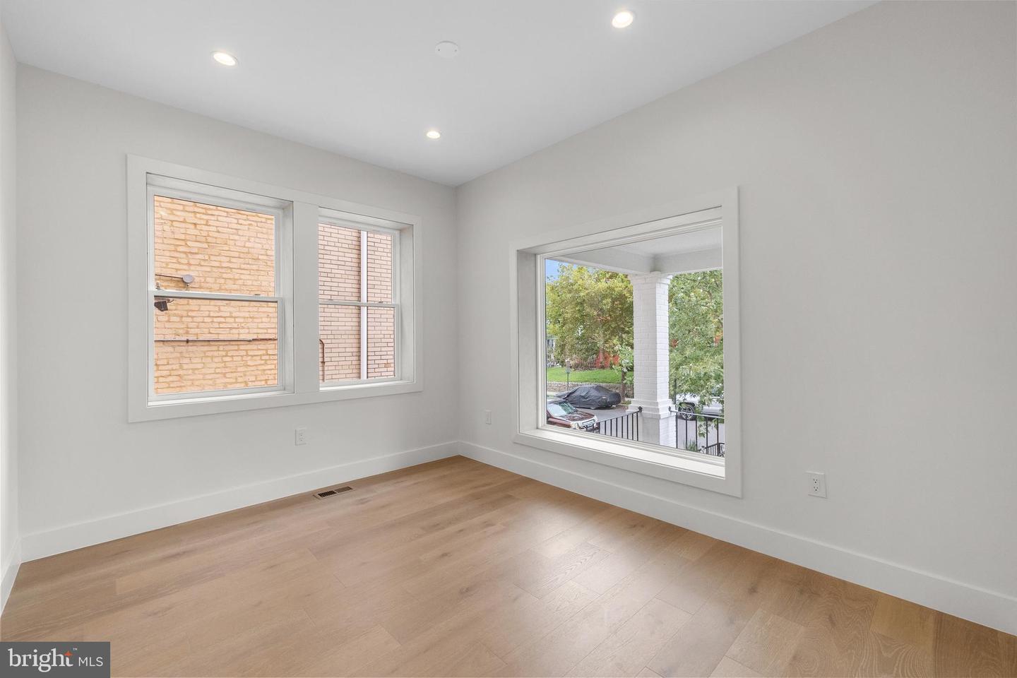 3916 8TH ST NW #B, WASHINGTON, District Of Columbia 20011, 3 Bedrooms Bedrooms, ,3 BathroomsBathrooms,Residential,For sale,3916 8TH ST NW #B,DCDC2216614 MLS # DCDC2216614