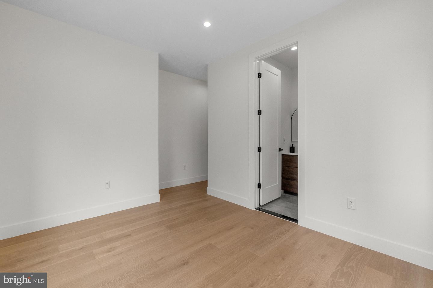 3916 8TH ST NW #B, WASHINGTON, District Of Columbia 20011, 3 Bedrooms Bedrooms, ,3 BathroomsBathrooms,Residential,For sale,3916 8TH ST NW #B,DCDC2216614 MLS # DCDC2216614