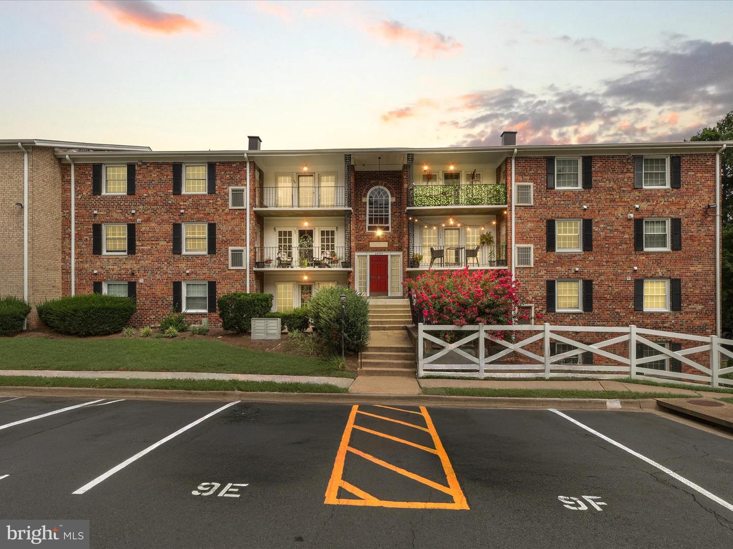 12717 GORDON BLVD #118, WOODBRIDGE, Virginia 22192, 3 Bedrooms Bedrooms, ,2 BathroomsBathrooms,Residential,For sale,12717 GORDON BLVD #118,VAPW2102514 MLS # VAPW2102514