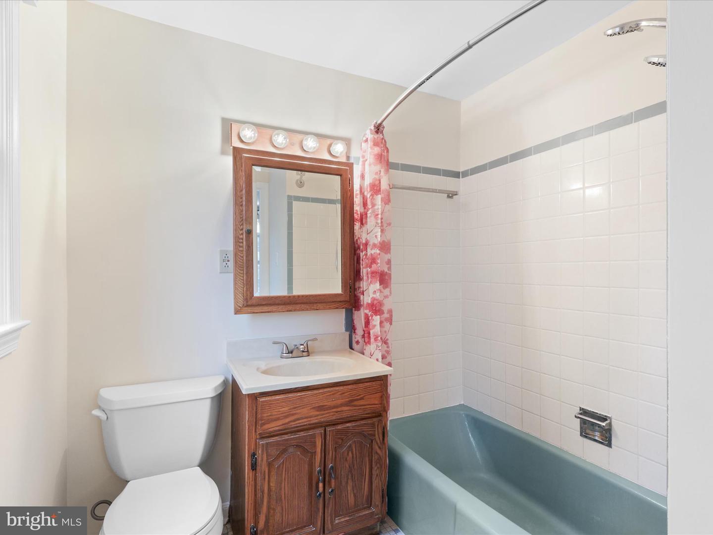12717 GORDON BLVD #118, WOODBRIDGE, Virginia 22192, 3 Bedrooms Bedrooms, ,2 BathroomsBathrooms,Residential,For sale,12717 GORDON BLVD #118,VAPW2102514 MLS # VAPW2102514