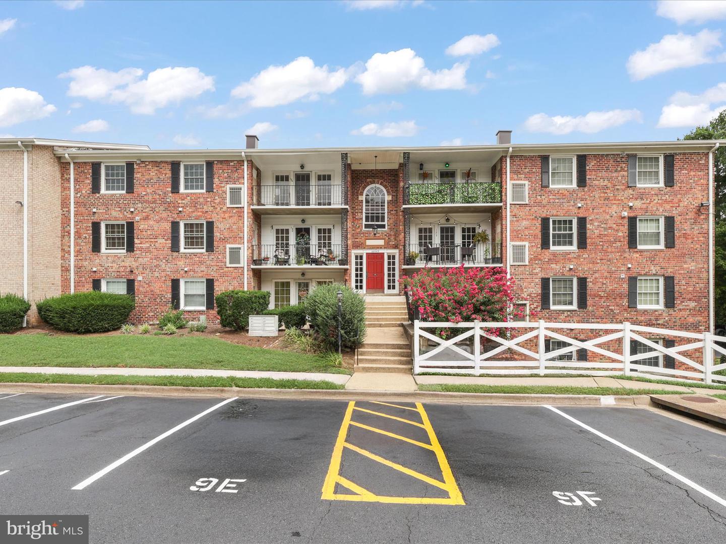 12717 GORDON BLVD #118, WOODBRIDGE, Virginia 22192, 3 Bedrooms Bedrooms, ,2 BathroomsBathrooms,Residential,For sale,12717 GORDON BLVD #118,VAPW2102514 MLS # VAPW2102514