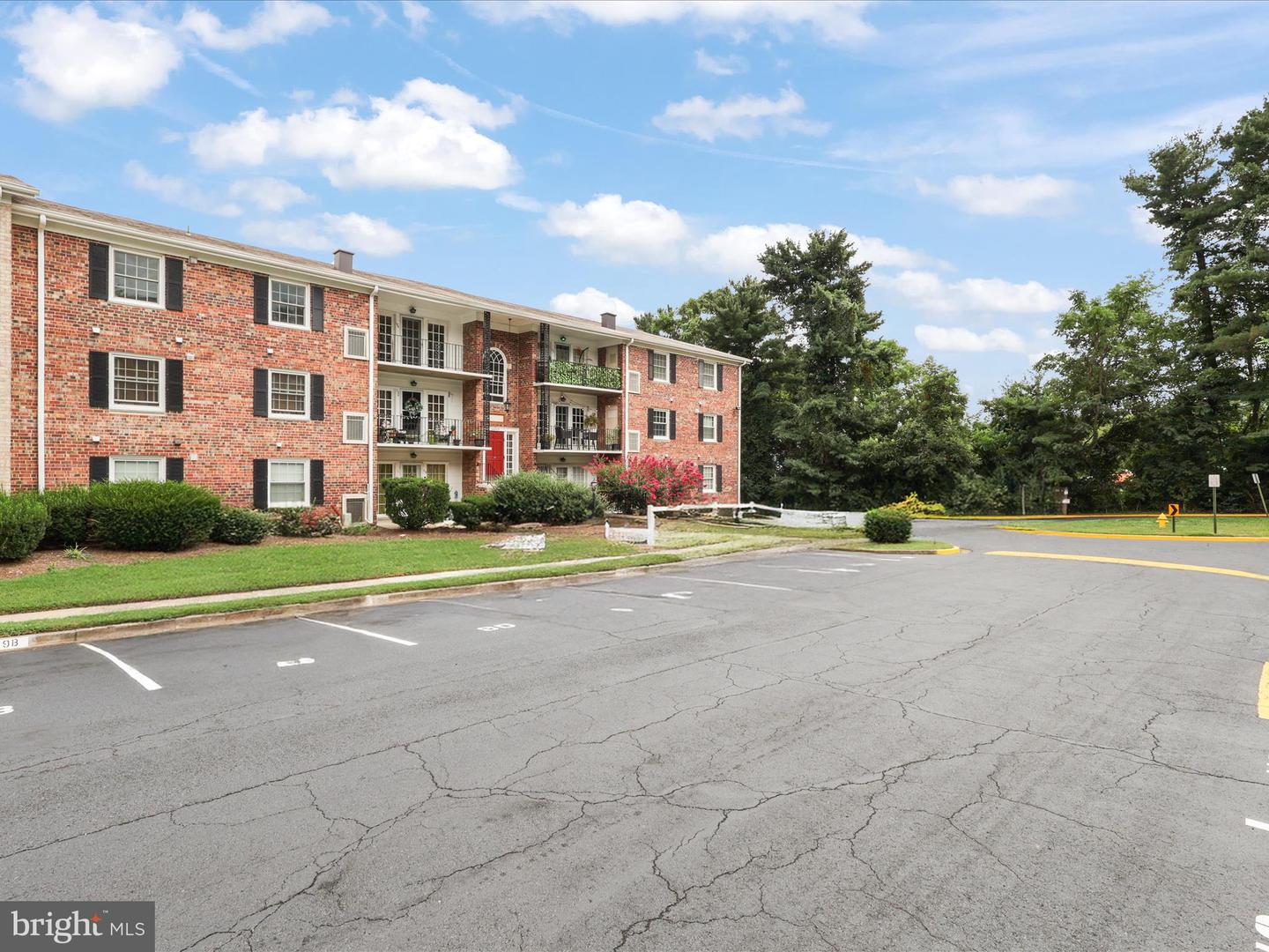 12717 GORDON BLVD #118, WOODBRIDGE, Virginia 22192, 3 Bedrooms Bedrooms, ,2 BathroomsBathrooms,Residential,For sale,12717 GORDON BLVD #118,VAPW2102514 MLS # VAPW2102514
