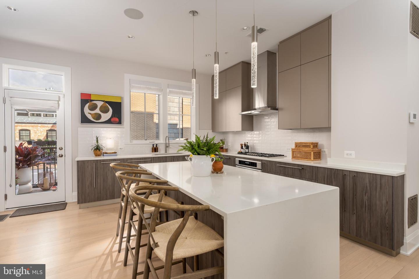306 S UNION ST, ALEXANDRIA, Virginia 22314, 3 Bedrooms Bedrooms, ,3 BathroomsBathrooms,Residential,For sale,306 S UNION ST,VAAX2048944 MLS # VAAX2048944