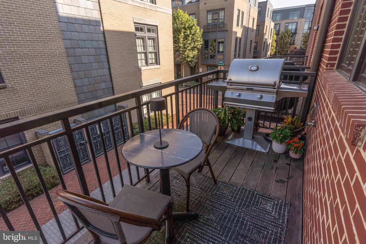 306 S UNION ST, ALEXANDRIA, Virginia 22314, 3 Bedrooms Bedrooms, ,3 BathroomsBathrooms,Residential,For sale,306 S UNION ST,VAAX2048944 MLS # VAAX2048944