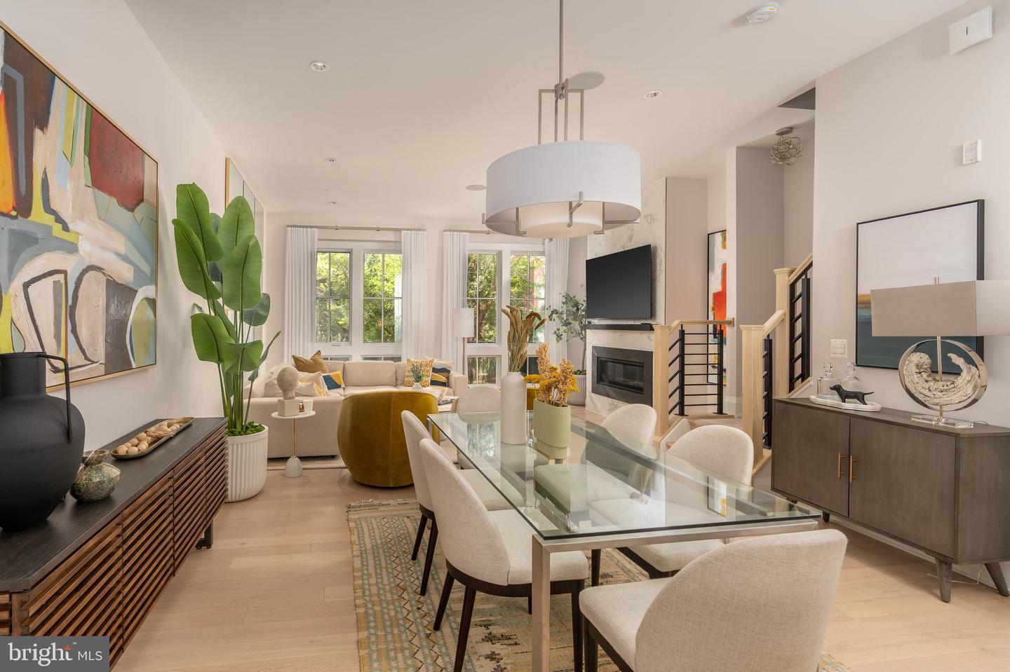 306 S UNION ST, ALEXANDRIA, Virginia 22314, 3 Bedrooms Bedrooms, ,3 BathroomsBathrooms,Residential,For sale,306 S UNION ST,VAAX2048944 MLS # VAAX2048944