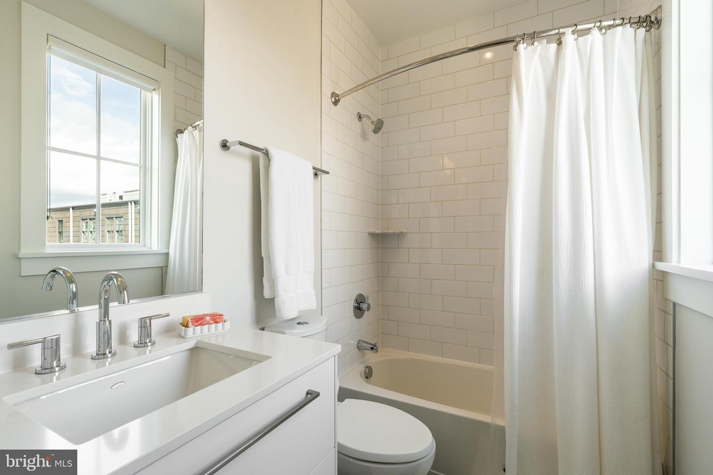 306 S UNION ST, ALEXANDRIA, Virginia 22314, 3 Bedrooms Bedrooms, ,3 BathroomsBathrooms,Residential,For sale,306 S UNION ST,VAAX2048944 MLS # VAAX2048944