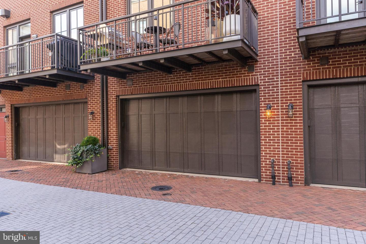 306 S UNION ST, ALEXANDRIA, Virginia 22314, 3 Bedrooms Bedrooms, ,3 BathroomsBathrooms,Residential,For sale,306 S UNION ST,VAAX2048944 MLS # VAAX2048944