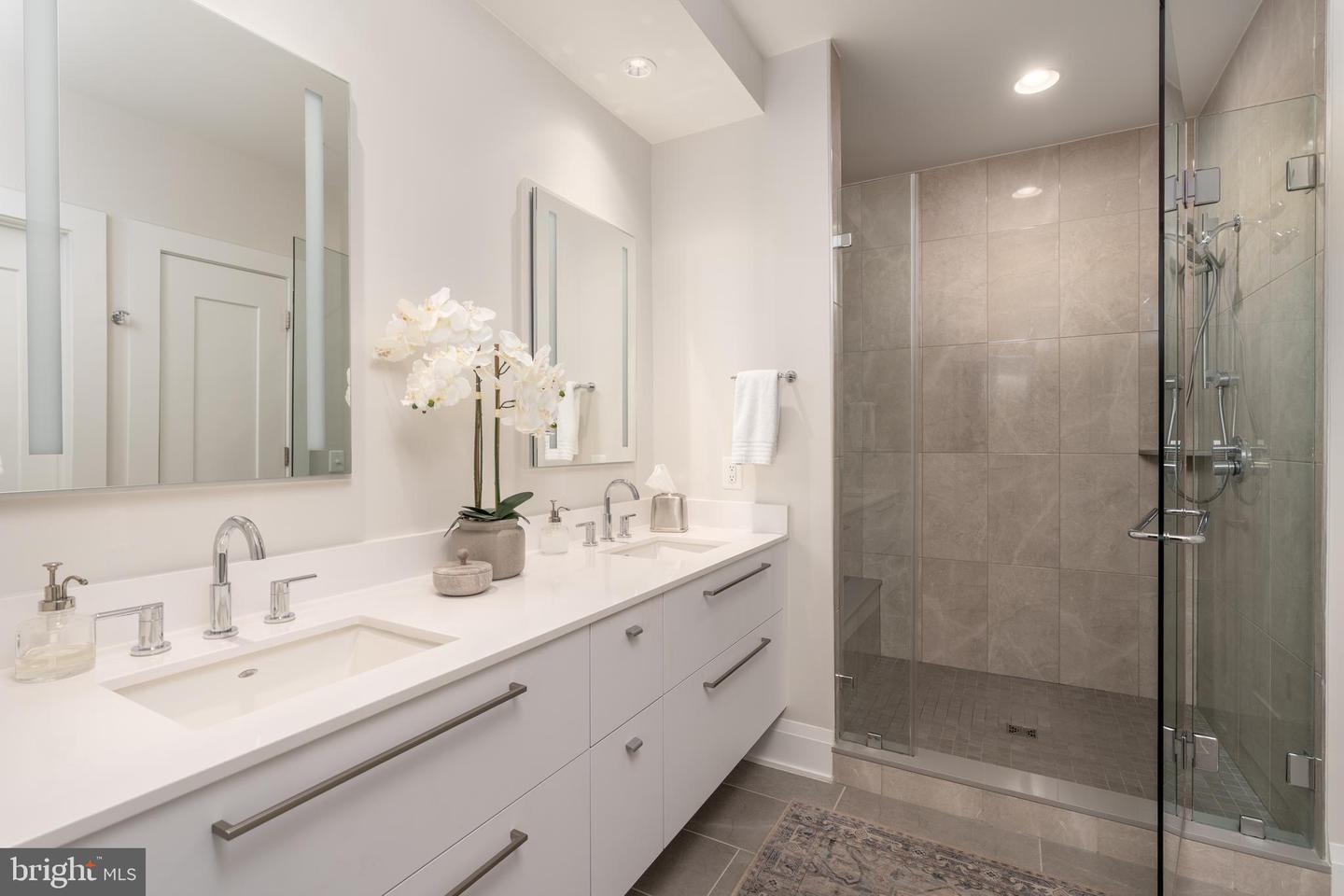 306 S UNION ST, ALEXANDRIA, Virginia 22314, 3 Bedrooms Bedrooms, ,3 BathroomsBathrooms,Residential,For sale,306 S UNION ST,VAAX2048944 MLS # VAAX2048944