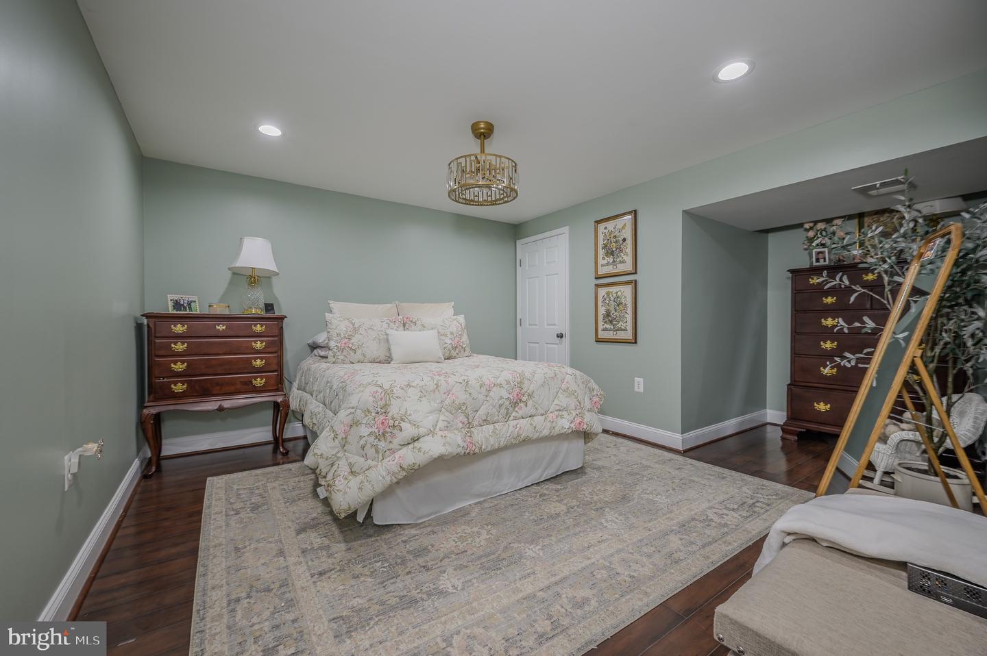 15020 WOODGLEN CT, DUMFRIES, Virginia 22025, 6 Bedrooms Bedrooms, ,3 BathroomsBathrooms,Residential,For sale,15020 WOODGLEN CT,VAPW2102598 MLS # VAPW2102598