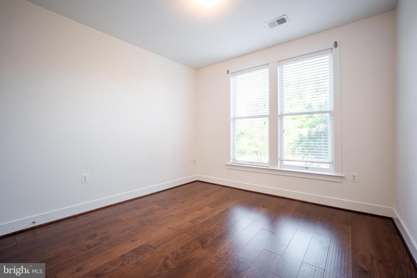 2215 RICHMOND HWY #101, ALEXANDRIA, Virginia 22301, 3 Bedrooms Bedrooms, ,2 BathroomsBathrooms,Residential,For sale,2215 RICHMOND HWY #101,VAAX2048958 MLS # VAAX2048958