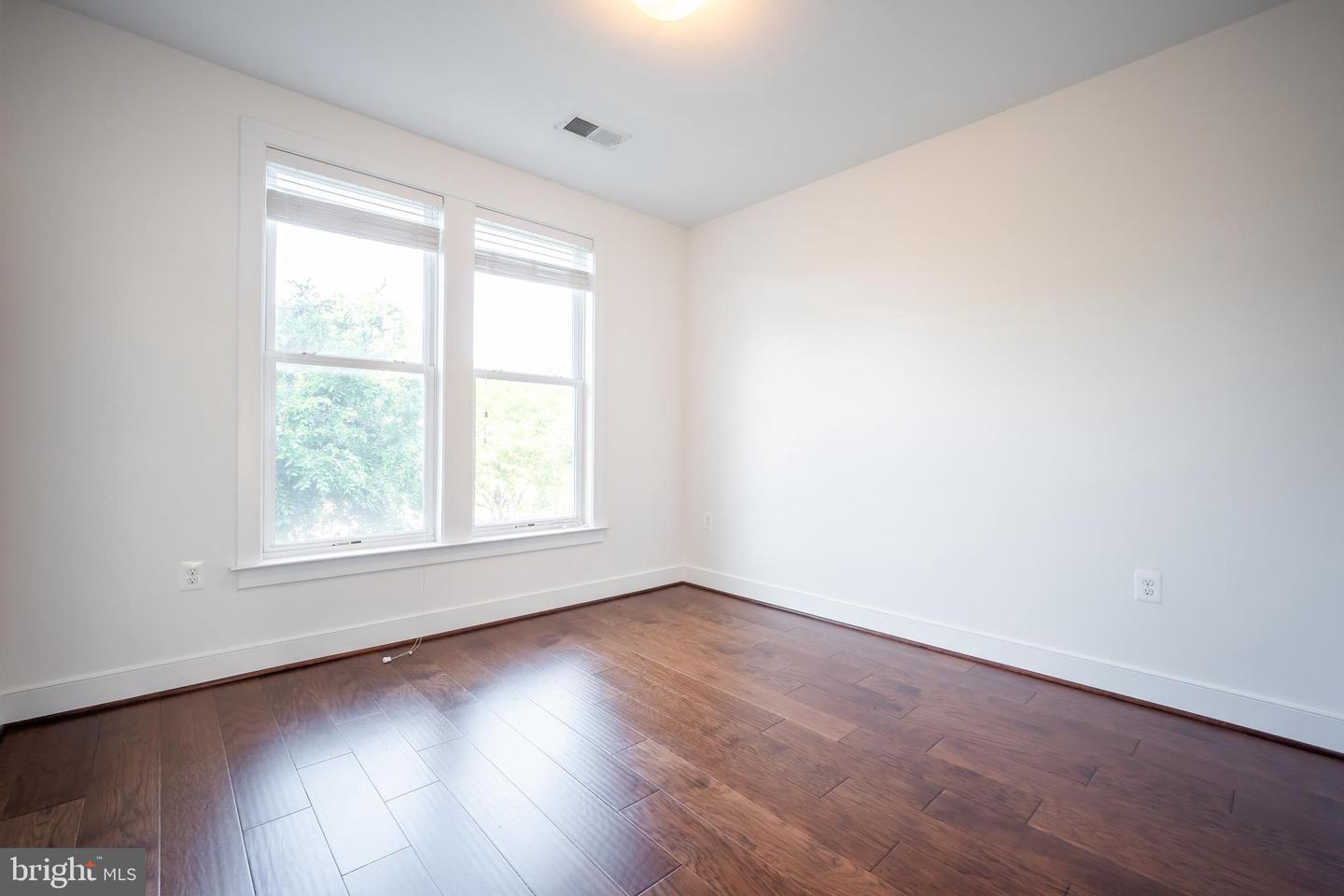 2215 RICHMOND HWY #101, ALEXANDRIA, Virginia 22301, 3 Bedrooms Bedrooms, ,2 BathroomsBathrooms,Residential,For sale,2215 RICHMOND HWY #101,VAAX2048958 MLS # VAAX2048958