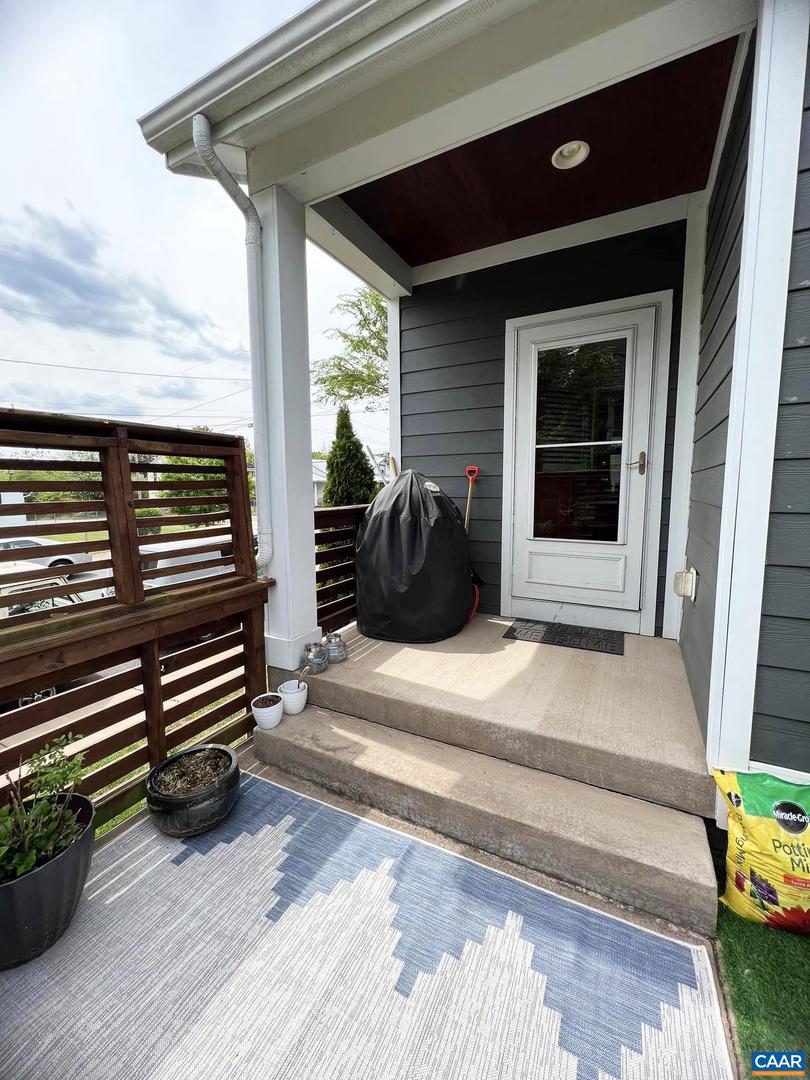 516 RIVES ST, CHARLOTTESVILLE, Virginia 22902, 3 Bedrooms Bedrooms, ,2 BathroomsBathrooms,Residential,For sale,516 RIVES ST,668182 MLS # 668182