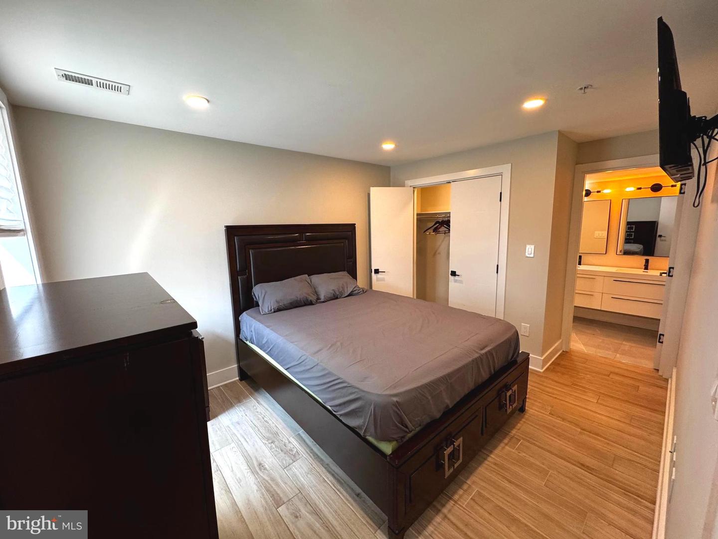 1821 I ST NE #3, WASHINGTON, District Of Columbia 20002, 2 Bedrooms Bedrooms, ,2 BathroomsBathrooms,Residential,For sale,1821 I ST NE #3,DCDC2216664 MLS # DCDC2216664