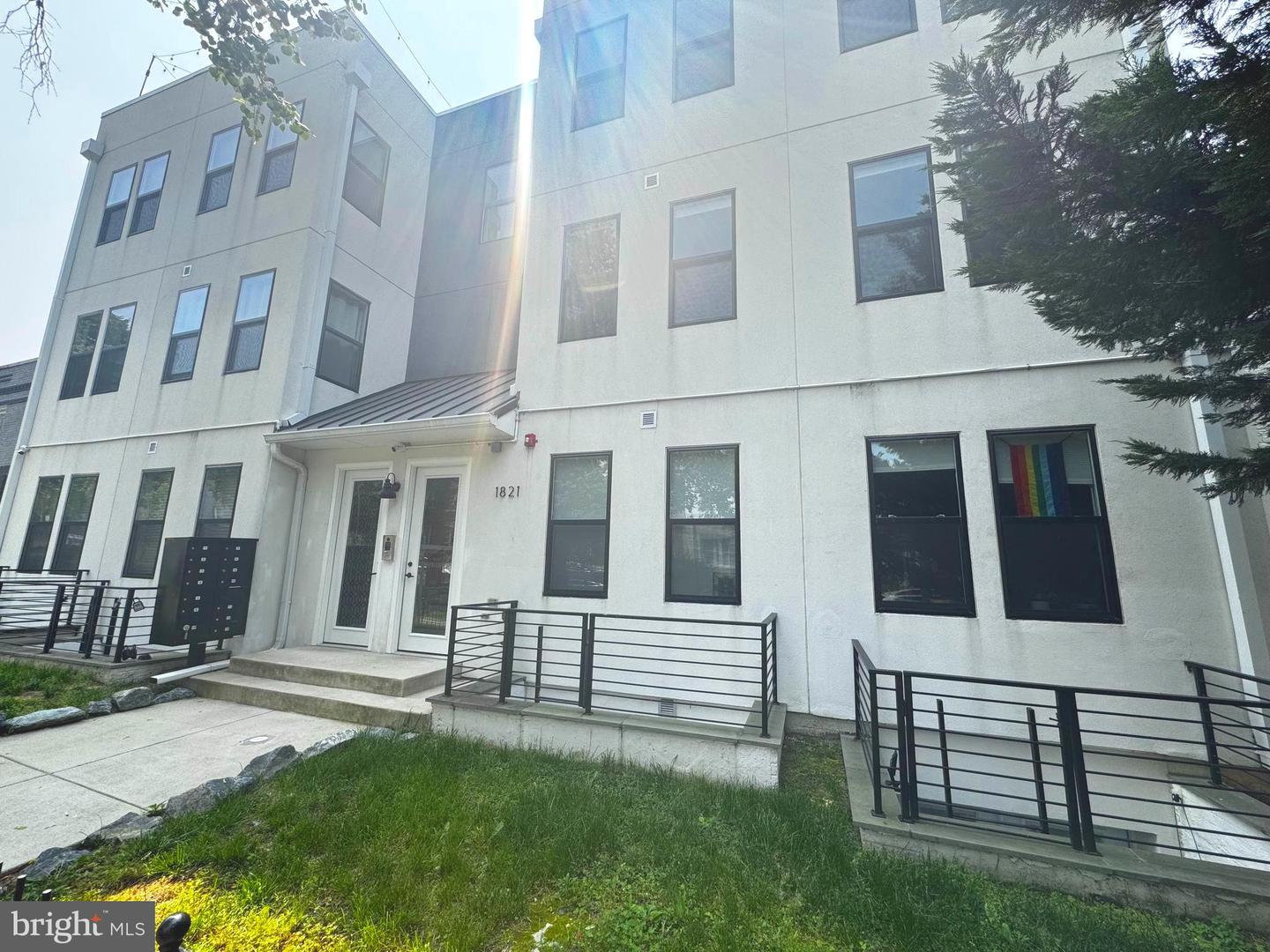 1821 I ST NE #3, WASHINGTON, District Of Columbia 20002, 2 Bedrooms Bedrooms, ,2 BathroomsBathrooms,Residential,For sale,1821 I ST NE #3,DCDC2216664 MLS # DCDC2216664