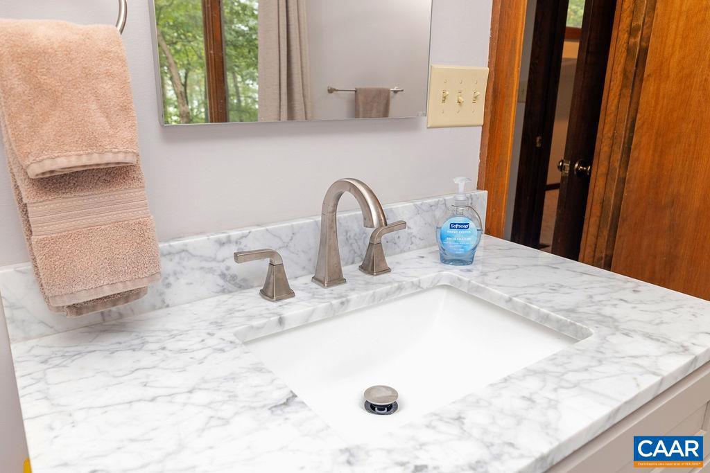 170 DEER SPRINGS LN, WINTERGREEN RESORT, Virginia 22967, 3 Bedrooms Bedrooms, ,2 BathroomsBathrooms,Residential,For sale,170 DEER SPRINGS LN,668185 MLS # 668185