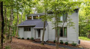 170 DEER SPRINGS LN, WINTERGREEN RESORT, Virginia 22967, 3 Bedrooms Bedrooms, ,2 BathroomsBathrooms,Residential,For sale,170 DEER SPRINGS LN,668185 MLS # 668185