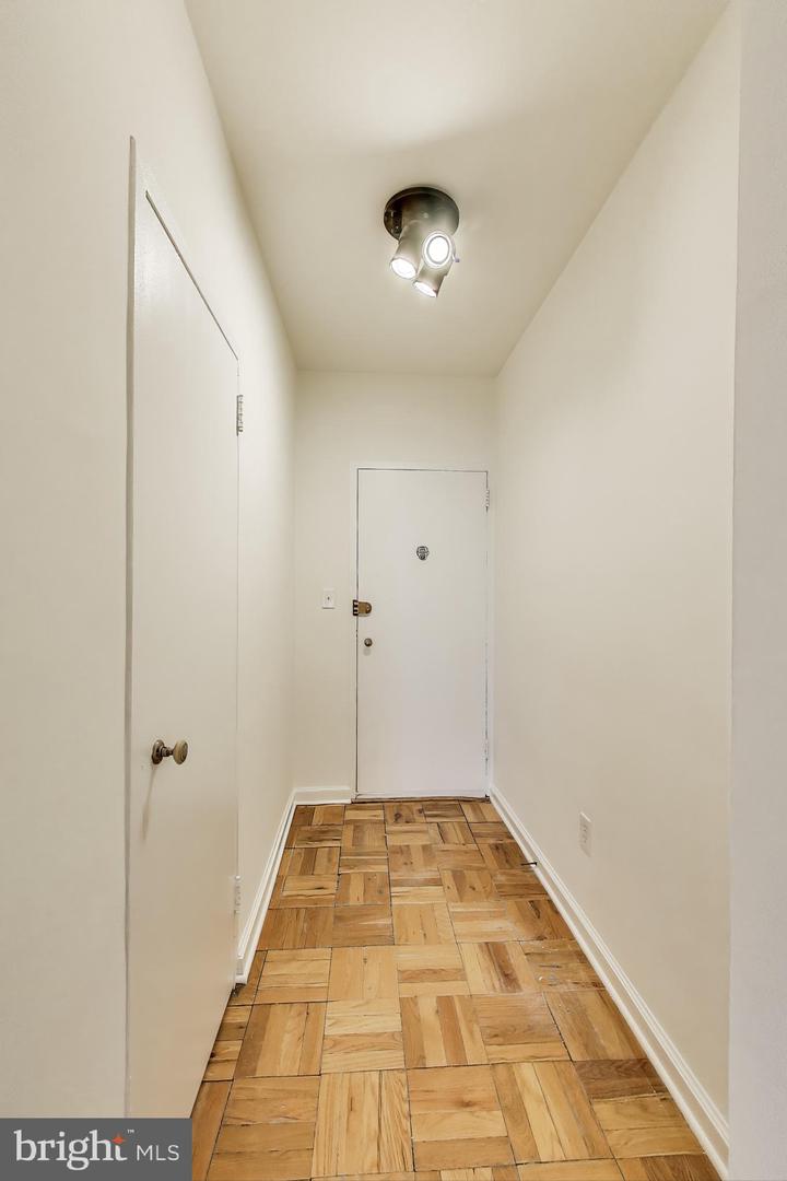 1 SCOTT CIR NW #121, WASHINGTON, District Of Columbia 20036, 1 Bedroom Bedrooms, ,1 BathroomBathrooms,Residential,For sale,1 SCOTT CIR NW #121,DCDC2216640 MLS # DCDC2216640