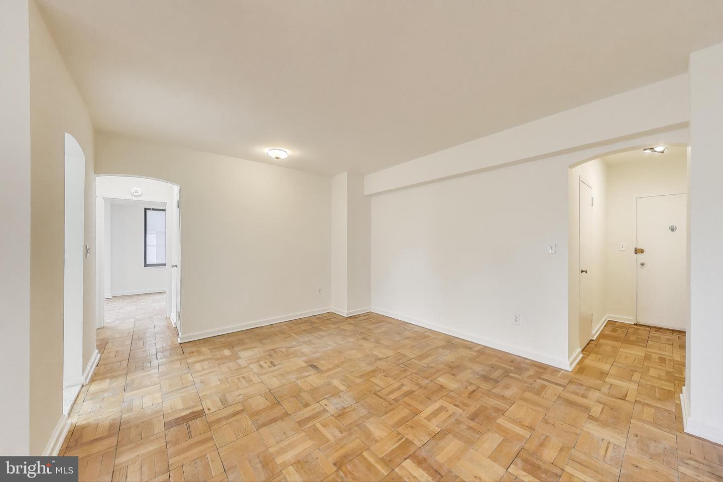 1 SCOTT CIR NW #121, WASHINGTON, District Of Columbia 20036, 1 Bedroom Bedrooms, ,1 BathroomBathrooms,Residential,For sale,1 SCOTT CIR NW #121,DCDC2216640 MLS # DCDC2216640