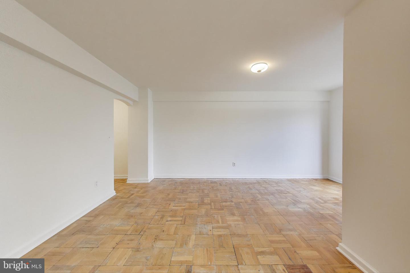 1 SCOTT CIR NW #121, WASHINGTON, District Of Columbia 20036, 1 Bedroom Bedrooms, ,1 BathroomBathrooms,Residential,For sale,1 SCOTT CIR NW #121,DCDC2216640 MLS # DCDC2216640