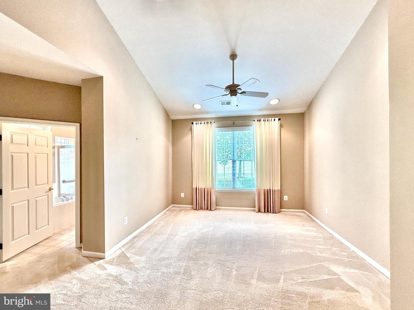 13737 HERITAGE VALLEY WAY, GAINESVILLE, Virginia 20155, 2 Bedrooms Bedrooms, ,2 BathroomsBathrooms,Residential,For sale,13737 HERITAGE VALLEY WAY,VAPW2102602 MLS # VAPW2102602