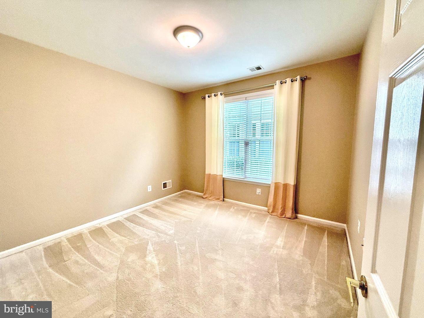 13737 HERITAGE VALLEY WAY, GAINESVILLE, Virginia 20155, 2 Bedrooms Bedrooms, ,2 BathroomsBathrooms,Residential,For sale,13737 HERITAGE VALLEY WAY,VAPW2102602 MLS # VAPW2102602