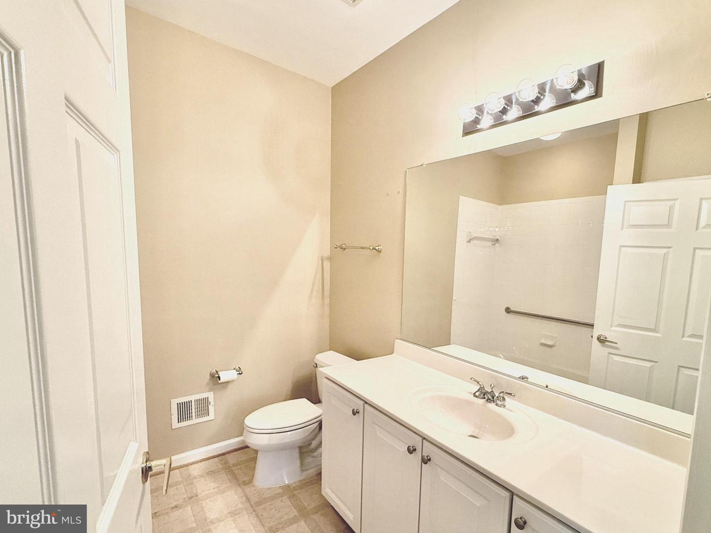13737 HERITAGE VALLEY WAY, GAINESVILLE, Virginia 20155, 2 Bedrooms Bedrooms, ,2 BathroomsBathrooms,Residential,For sale,13737 HERITAGE VALLEY WAY,VAPW2102602 MLS # VAPW2102602