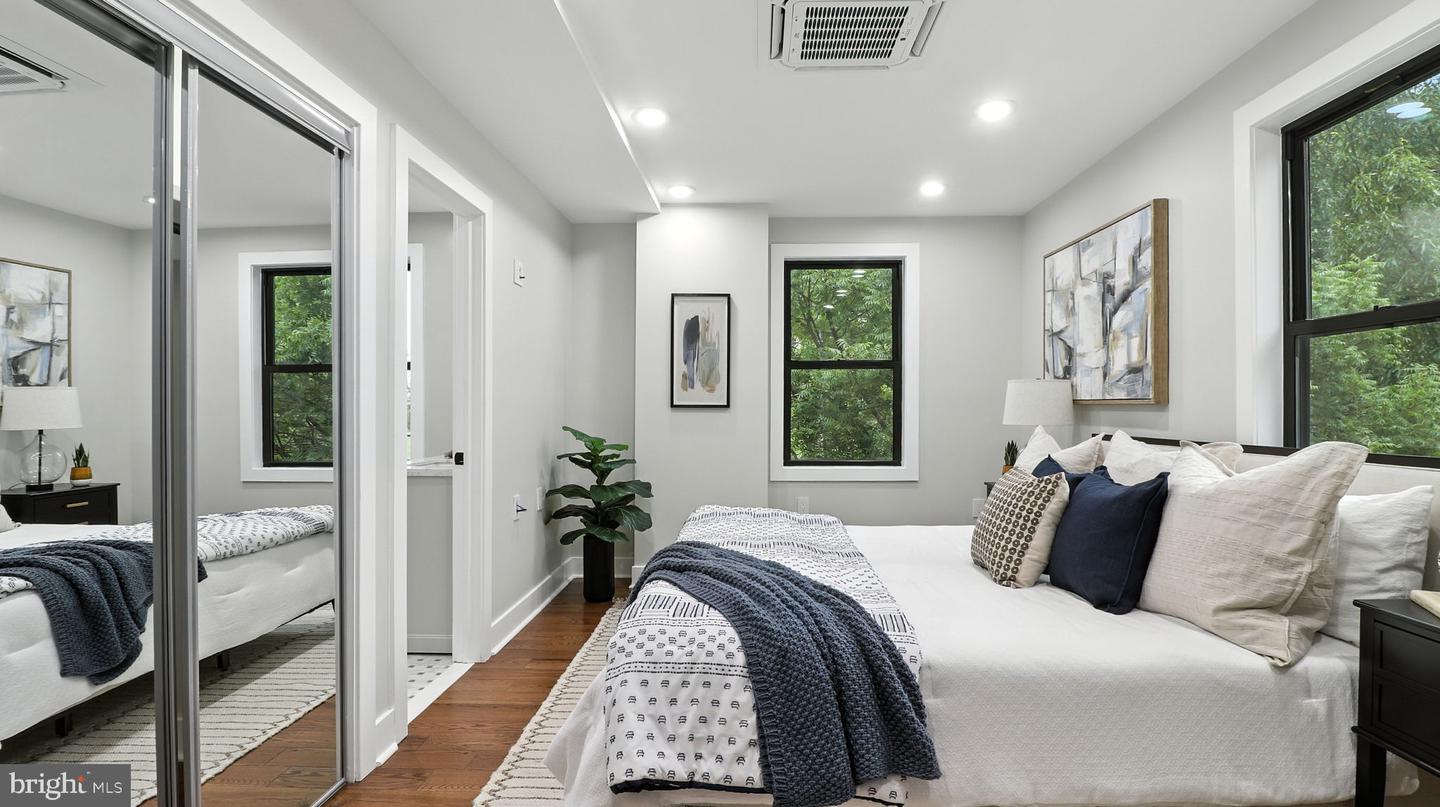 2256 HIGH ST SE #4, WASHINGTON, District Of Columbia 20020, 2 Bedrooms Bedrooms, ,2 BathroomsBathrooms,Residential,For sale,2256 HIGH ST SE #4,DCDC2216650 MLS # DCDC2216650
