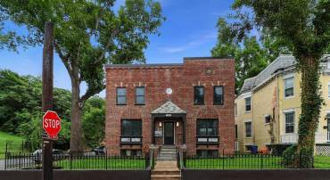 2256 HIGH ST SE #4, WASHINGTON, District Of Columbia 20020, 2 Bedrooms Bedrooms, ,2 BathroomsBathrooms,Residential,For sale,2256 HIGH ST SE #4,DCDC2216650 MLS # DCDC2216650